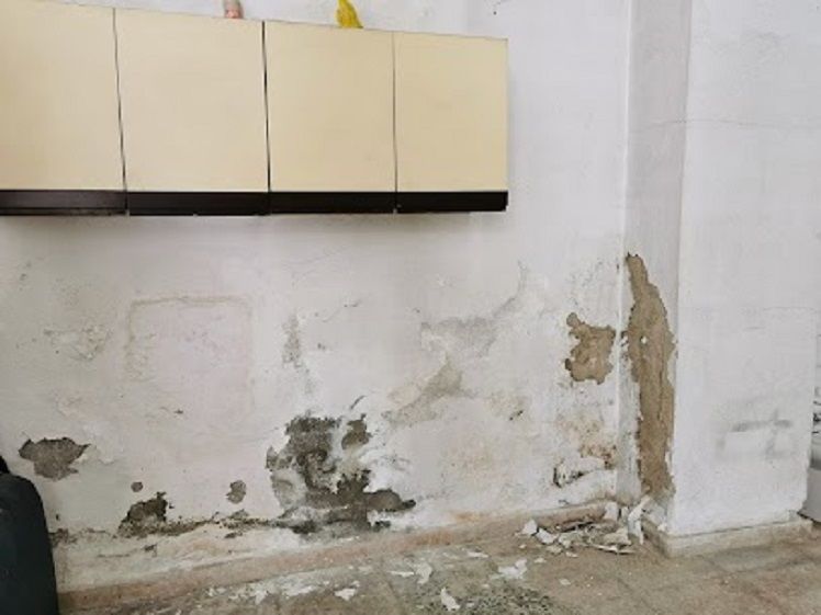 Humedades en casa provoca daños en revestimientos